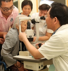 107岁长寿老人视觉“返老还童” 白内障手术助其恢复30岁视觉质量